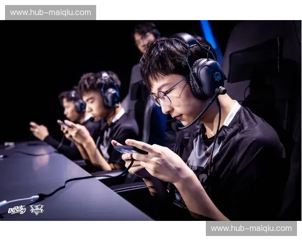 钢铁巨龙的东方对决：浦项制铁与山东鲁能的绿茵史诗